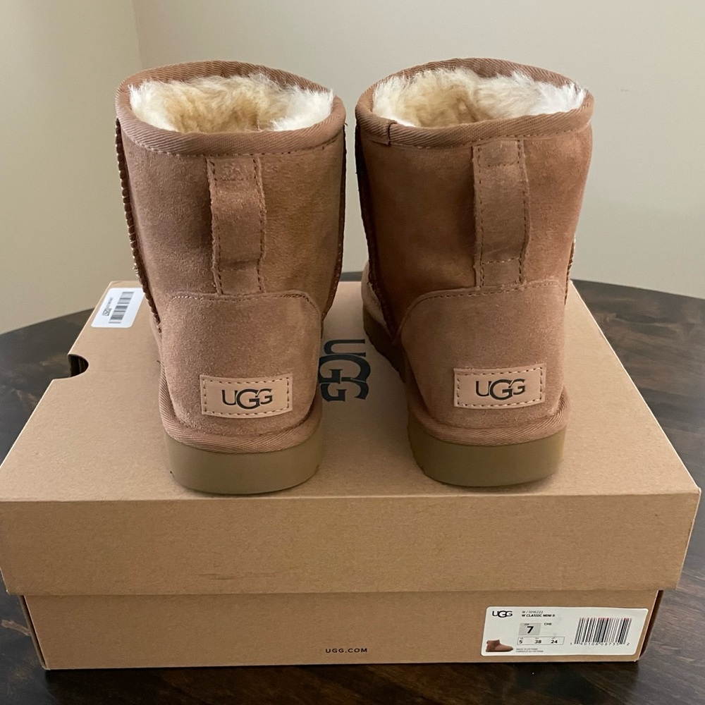UGG Women’s Classic Mini II Boot in Chestnut - Picture 2 of 12